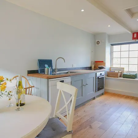 Holiday home Little Crugsillick