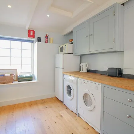 Holiday home Little Crugsillick